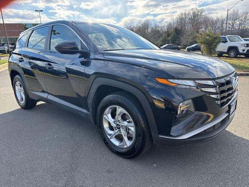 2023 Hyundai TUCSON SE