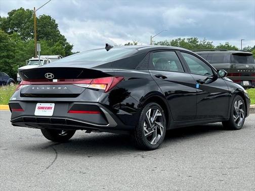 2025 Hyundai ELANTRA Sport