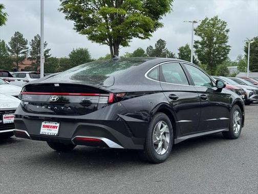 2025 Hyundai SONATA SE