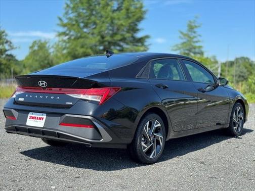 2025 Hyundai ELANTRA Sport