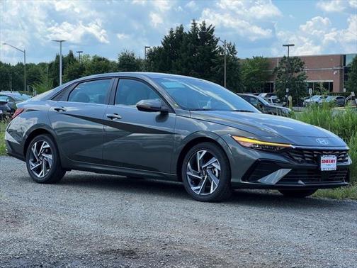 2025 Hyundai ELANTRA Limited
