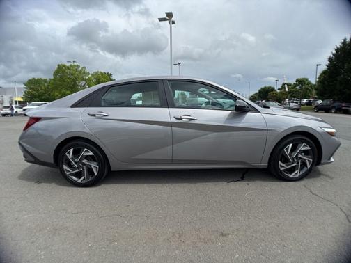 Fluid Metal 2025 Hyundai ELANTRA HEV SEL Sport
