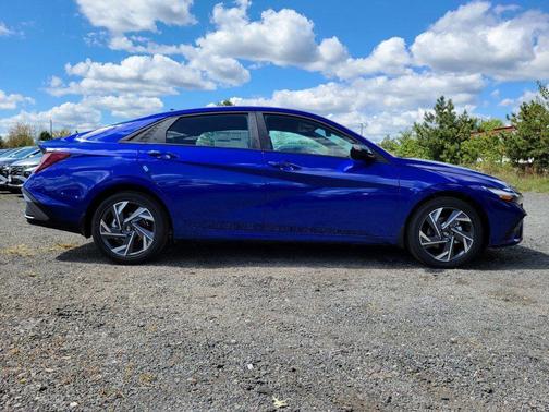 2025 Hyundai ELANTRA Sport