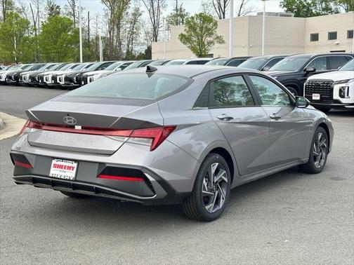 2025 Hyundai ELANTRA SEL