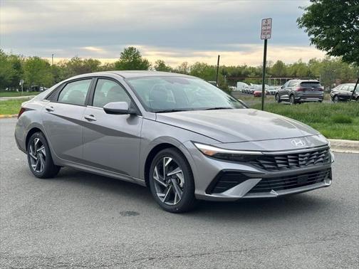 2025 Hyundai ELANTRA SEL