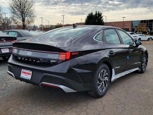 2026 Hyundai SONATA Hybrid Base