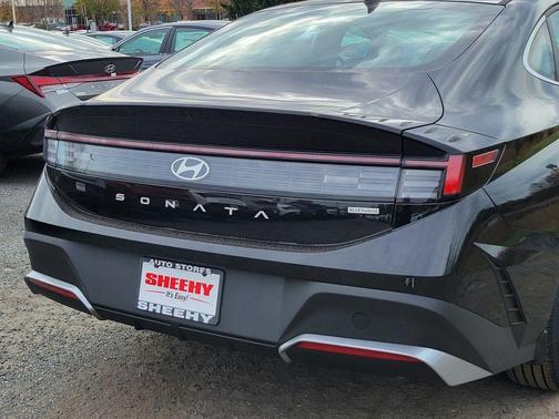 2026 Hyundai SONATA Hybrid Base