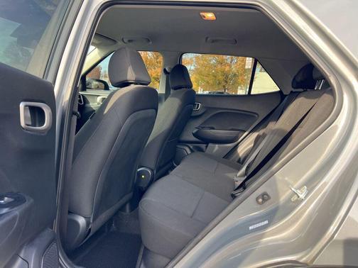 2022 Hyundai VENUE SE