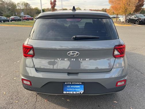 2022 Hyundai VENUE SE