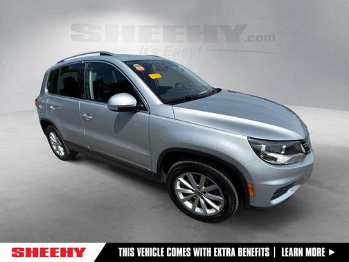 Reflex Silver Metallic 2017 Volkswagen Tiguan 2.0T Wolfsburg Edition