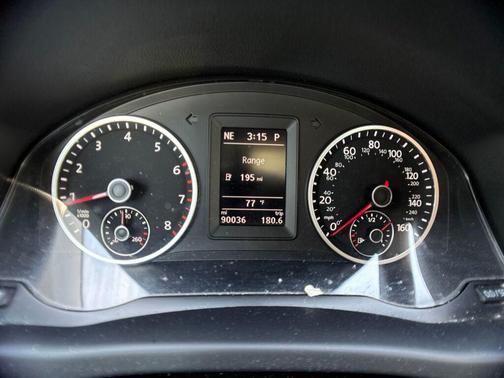 Reflex Silver Metallic 2017 Volkswagen Tiguan 2.0T Wolfsburg Edition