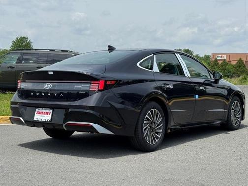 2025 Hyundai SONATA Hybrid SE