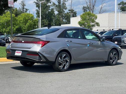2025 Hyundai ELANTRA HEV SEL Sport
