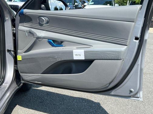 2025 Hyundai ELANTRA HEV SEL Sport