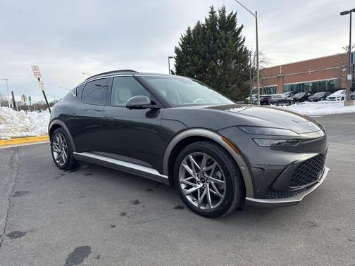 2024 Genesis GV60 Advanced AWD