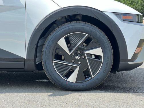 2025 Hyundai IONIQ 5 SE