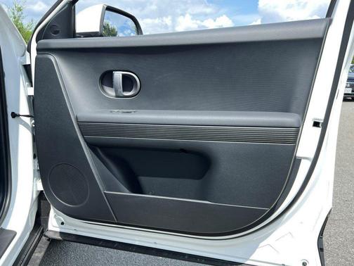 2025 Hyundai IONIQ 5 SE