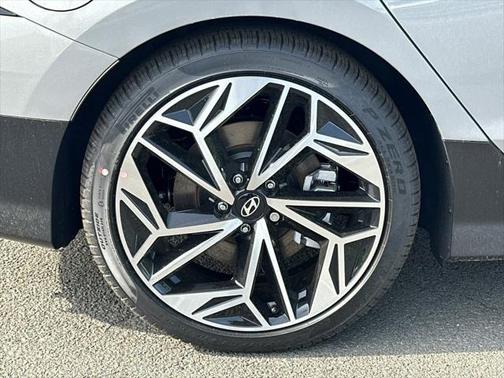 2025 Hyundai IONIQ 6 SE
