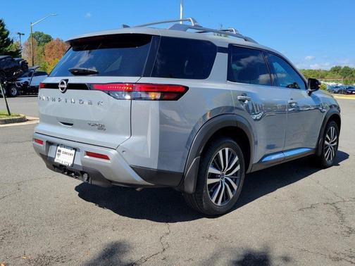 2022 Nissan Pathfinder Platinum 4WD