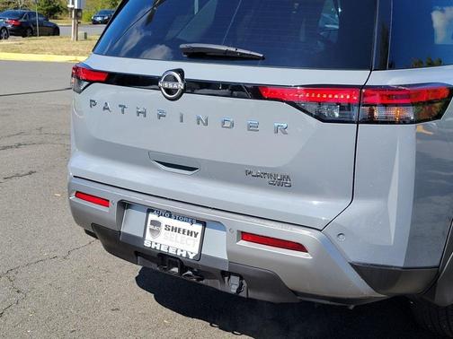 2022 Nissan Pathfinder Platinum 4WD