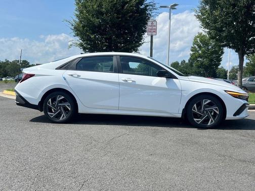 2025 Hyundai ELANTRA Sport