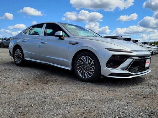 2025 Hyundai SONATA Hybrid Limited