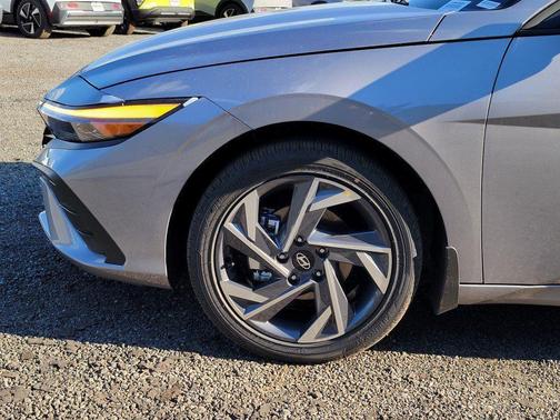 2025 Hyundai ELANTRA Sport