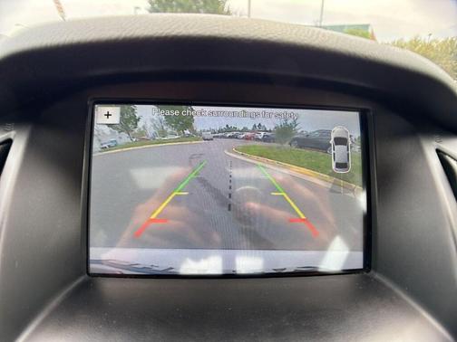 Oxford White 2018 Ford Focus SEL