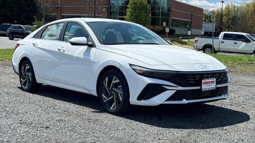 2025 Hyundai ELANTRA SEL