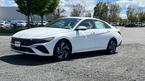 2025 Hyundai ELANTRA SEL