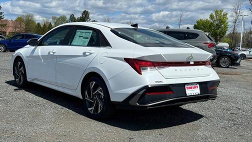 2025 Hyundai ELANTRA SEL