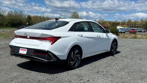 2025 Hyundai ELANTRA SEL