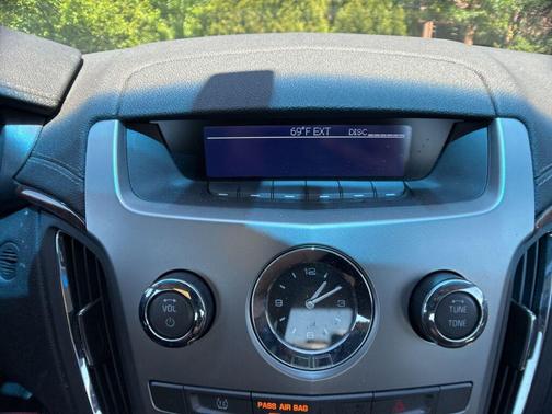 Radiant Silver Metallic 2011 Cadillac CTS Luxury