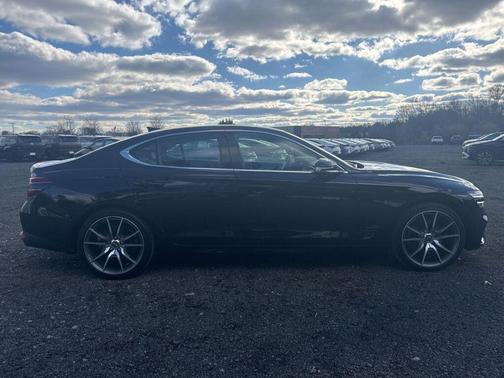 2023 Genesis G70 2.0T AWD