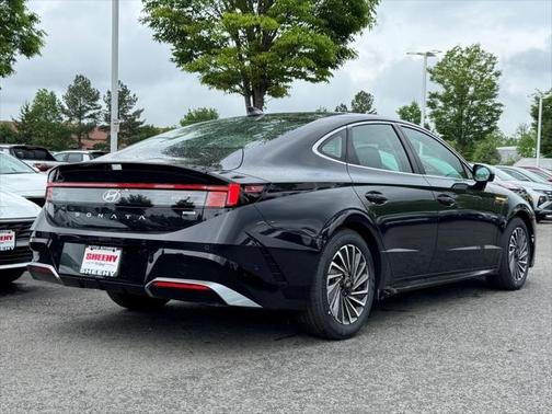 2025 Hyundai SONATA Hybrid Limited