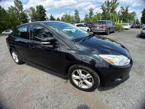 Tuxedo Black Metallic 2014 Ford Focus SE