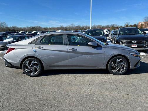 2026 Hyundai ELANTRA HEV Limited