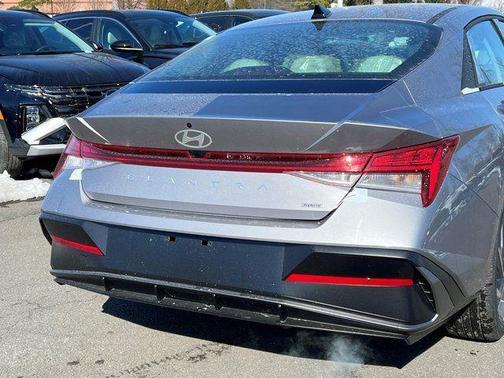 2026 Hyundai ELANTRA HEV Limited