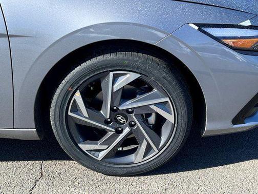 2026 Hyundai ELANTRA HEV Limited