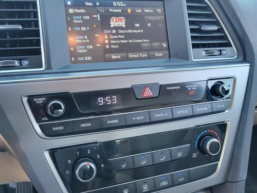 2017 Hyundai SONATA SE