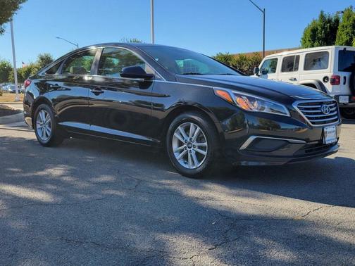 2017 Hyundai SONATA SE