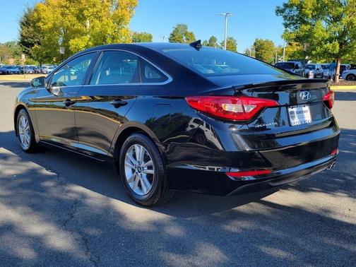 2017 Hyundai SONATA SE