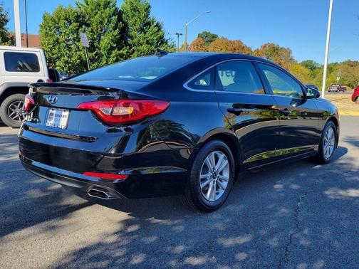 2017 Hyundai SONATA SE