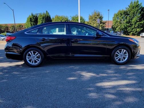 2017 Hyundai SONATA SE