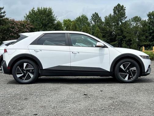 2025 Hyundai IONIQ 5 SE