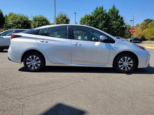 2020 Toyota Prius XLE