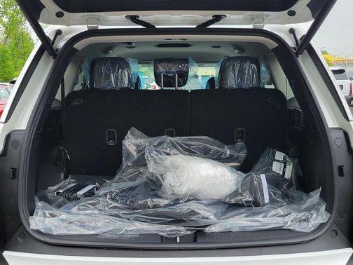 Creamy White Pearl 2026 Hyundai PALISADE SEL 7P