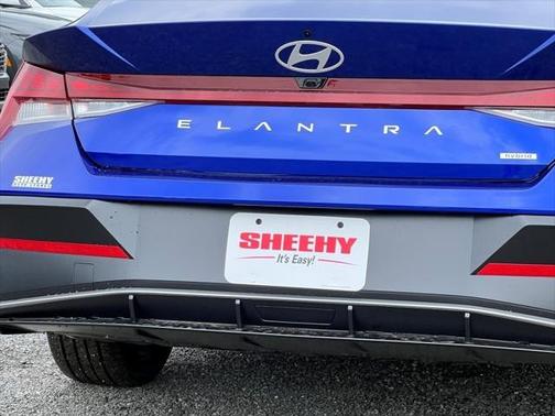 2025 Hyundai ELANTRA Limited