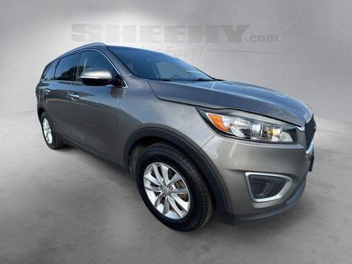 Titanium Silver 2017 Kia Sorento LX