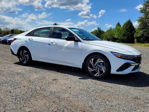 2025 Hyundai ELANTRA Sport